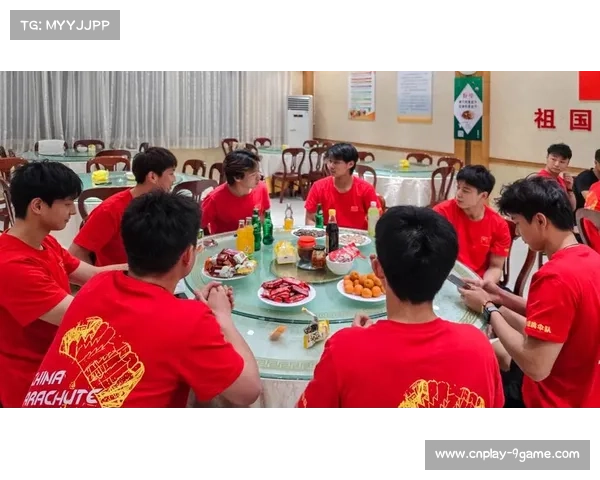 安阳航校政治教育强化融入国跳伞理念贯穿集训全过程助力学员全面发展