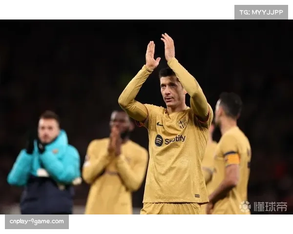 官方：特鲁瓦前锋在训练中脚踝扭伤，预计缺席两周。